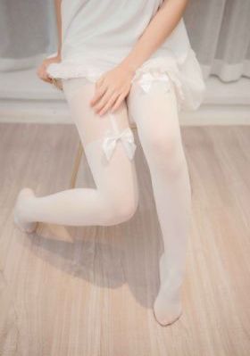中出不戴胸罩的女邻居_HD手机免费观看完整